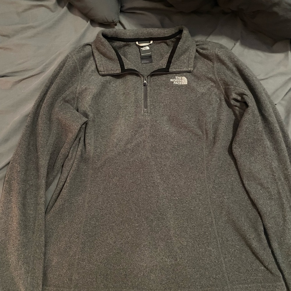 Woman’s North Face Fleece Pullover